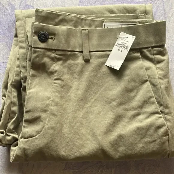 GAP modern Khakis in straight fit with GapFlex